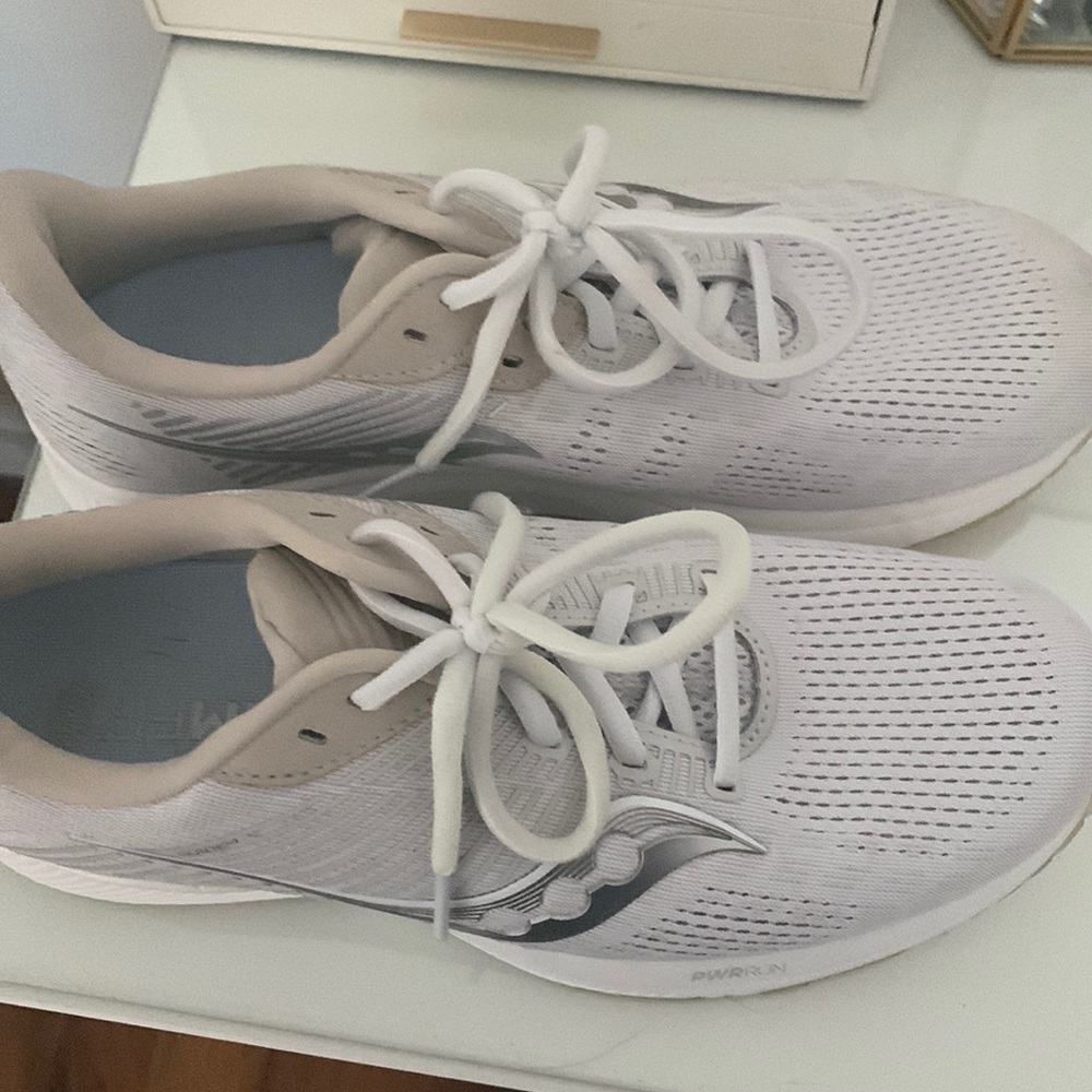Saucony Men’s Guide 14 running shoes. Size 8.5